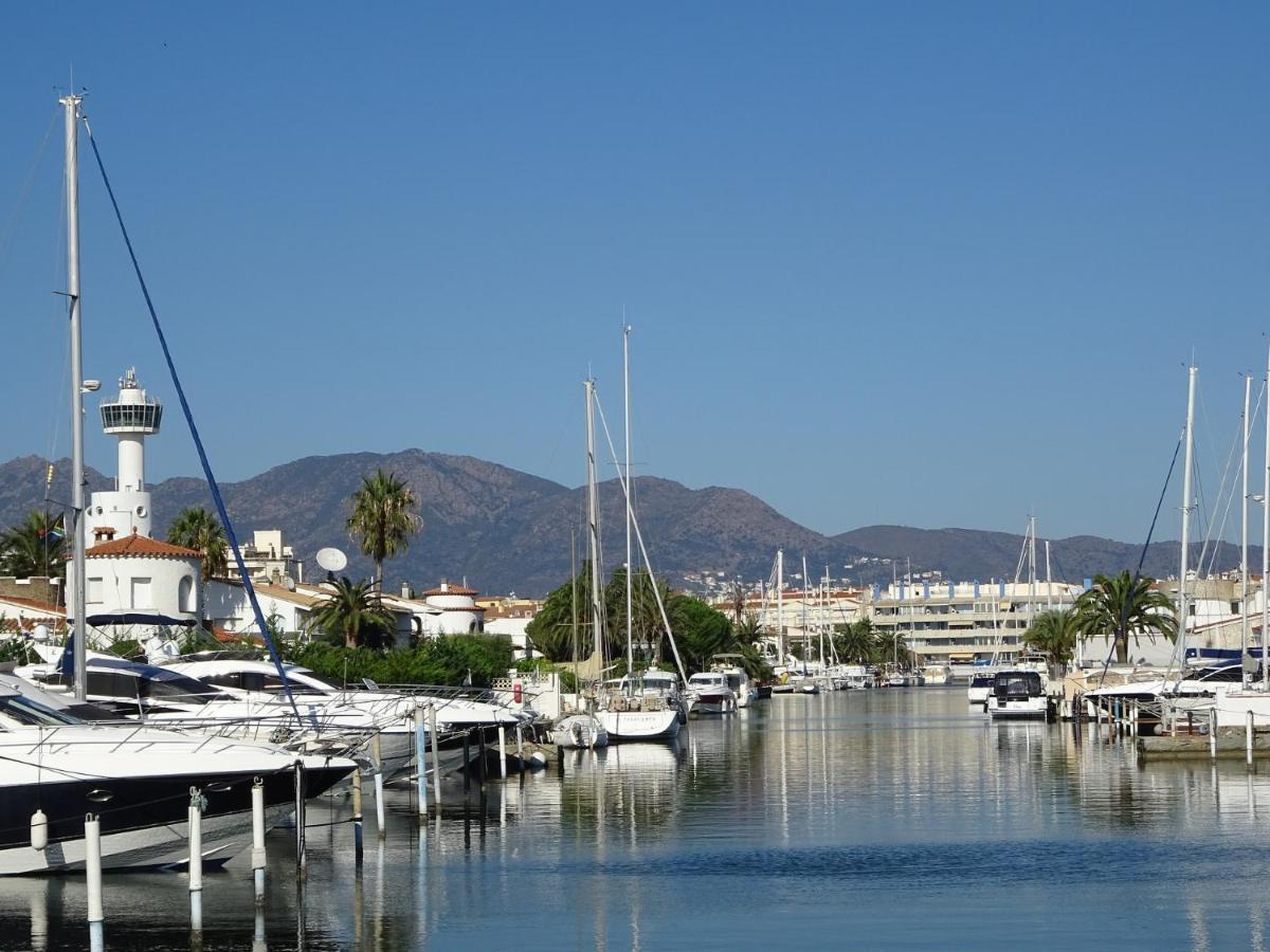 Empuriabrava Apartaments Nº6 Екстер'єр фото